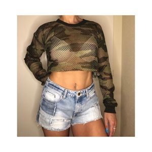 💕3 for $18💕 Long Sleeve Camo Crop